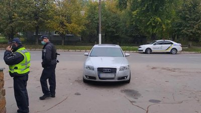 На Вінниччині двоє чоловіків напали на виборчу комісію На Вінниччині двоє чоловіків напали на виборчу комісію