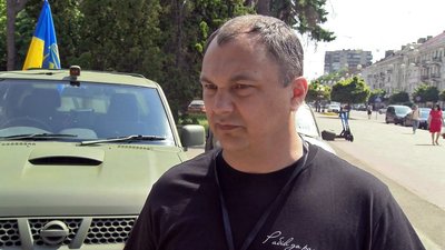 Нове авто замість розстріляного: волинські волонтери купили пікап для бійців на фронт Нове авто замість розстріляного: волинські волонтери купили пікап для бійців на фронт
