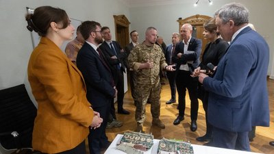 Європейські посли, ОПУ
