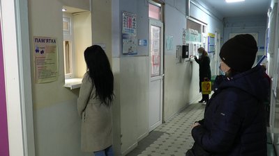 У Франківську лікарняних листків вистачить на півтора місяця