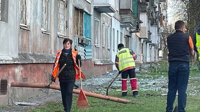 Ракетний удар по Дніпру. Що відбувається зараз на місці подій – фоторепортаж Ракетний удар по Дніпру. Що відбувається зараз на місці подій – фоторепортаж