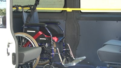 У Дніпрі презентували автомобіль соціального міського таксі