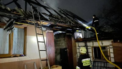 На Закарпатті в селі Іза через пожежу в сауні ледь не згоріли два житлові будинки На Закарпатті в селі Іза через пожежу в сауні ледь не згоріли два житлові будинки