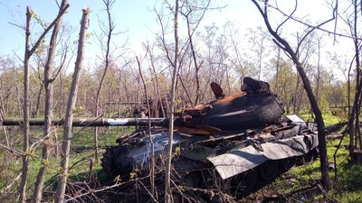 Про покинуту техніку, тіла росіян та спілкування з рідними: одеські волонтери розповили про ексгумацію військових Про покинуту техніку, тіла росіян та спілкування з рідними: одеські волонтери розповили про ексгумацію військових