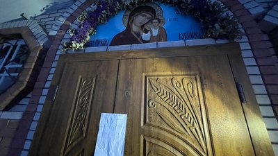 Обрана комісія парафіяльної ради опечатала церкву Казанської ікони Божої матері та всі будівлі на території. 04.04.2023 рік. Обрана комісія парафіяльної ради опечатала церкву Казанської ікони Божої матері та всі будівлі на території. 04.04.2023 рік.