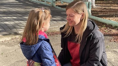 Тетяна з дочкою Анною, 6 листопада 2023 року Тетяна з дочкою Анною, 6 листопада 2023 року