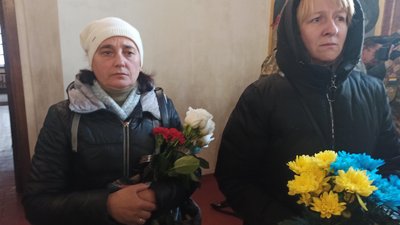 У Свято-Михайлівському соборі Житомира попрощалися із добровольцем Олегом Цибульським У Свято-Михайлівському соборі Житомира попрощалися із добровольцем Олегом Цибульським