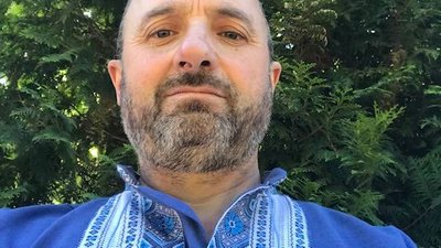 "Мусульмани, які загинули за Україну — безгрішні". Історія імама мечеті з Сєвєродонецька, який евакуювався в Чернівці "Мусульмани, які загинули за Україну — безгрішні". Історія імама мечеті з Сєвєродонецька, який евакуювався в Чернівці