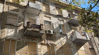 У Миколаєві продовжують відновлювати будівлі, пошкоджені обстрілами — міська рада