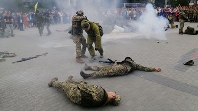 Більше 1 500 осіб пройшли вулицями Тернополя в День Героїв