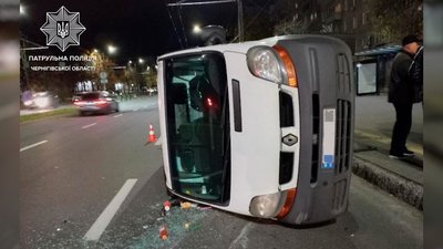 Не надав переваги у русі: у Чернігові водій у стані алкогольного сп'яніння спричинив ДТП Не надав переваги у русі: у Чернігові водій у стані алкогольного сп'яніння спричинив ДТП