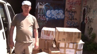 "В єдності — ми сила, а поодинці ми — ніхто" — прикарпатський волонтер Павло Дем'янов "В єдності — ми сила, а поодинці ми — ніхто" — прикарпатський волонтер Павло Дем'янов