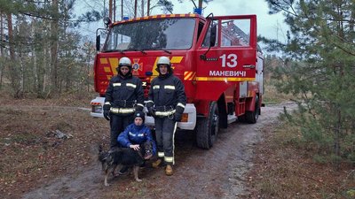 Впав у яму глибиною п'ять метрів: на Волині рятувальники врятували пса Впав у яму глибиною п'ять метрів: на Волині рятувальники врятували пса