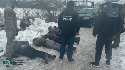 Житель Рівненщини намагався переправити за кордон вісьмох чоловіків за 80 тисяч доларів