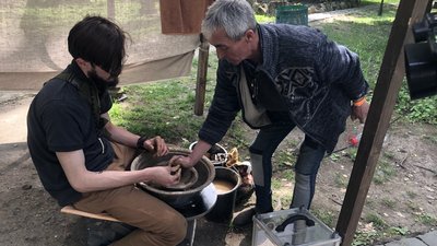 В Ужгороді під час благодійного фестивалю збирали гроші на дрони для ЗСУ В Ужгороді під час благодійного фестивалю збирали гроші на дрони для ЗСУ