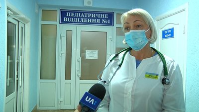 У Житомирі соцслужби вилучили з родини 5 малолітніх дітей: волонтери несуть їм у лікарню їжу та речі У Житомирі соцслужби вилучили з родини 5 малолітніх дітей: волонтери несуть їм у лікарню їжу та речі
