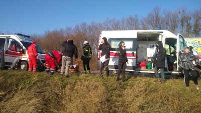 Аварія з рейсовим автобусом на Харківщині: є травмовані Аварія з рейсовим автобусом на Харківщині: є травмовані