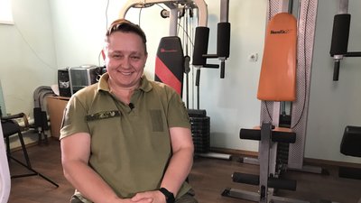 "До своєї цілі іди": вихованці військової ЗСУ займаються армреслінгом на її подвір’ї