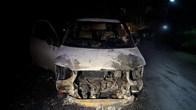 Підпалений бус у Львові
