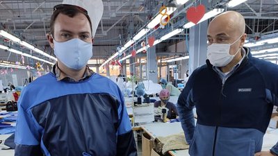 На Херсонщині Каховська швейна фабрика шитиме захисні костюми На Херсонщині Каховська швейна фабрика шитиме захисні костюми