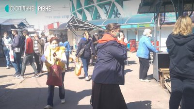 У Рівному відкриваються ринки. Що там відбувається