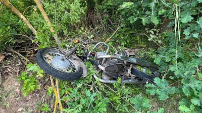 Мотоцикл, кермувальник та пасажир якого травмувалися