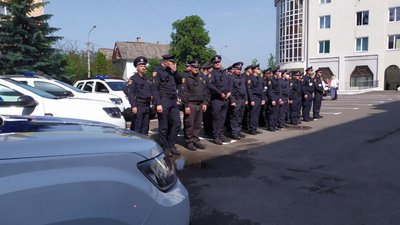 Рівне: авто для поліцейських в ОТГ приїхав вручати голова Нацполіції Рівне: авто для поліцейських в ОТГ приїхав вручати голова Нацполіції