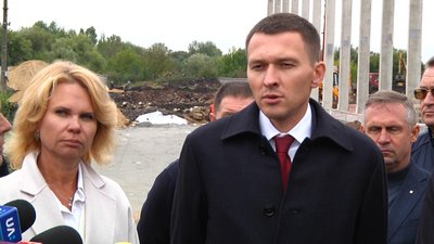 У Житомирі заклали капсулу у фундамент майбутнього сміттєпереробного заводу У Житомирі заклали капсулу у фундамент майбутнього сміттєпереробного заводу