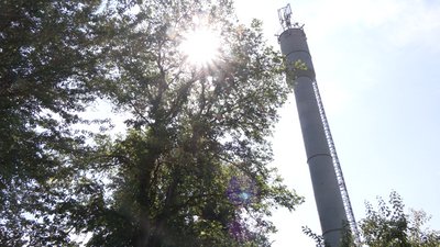 Водонапірна вежа у мікрорайоні Зарічне в Чернігові, де люди протестують щодо зміни постачальника води Водонапірна вежа у мікрорайоні Зарічне в Чернігові, де люди протестують щодо зміни постачальника води