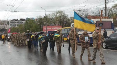 У Тернополі попрощалися з бійцем Павлом Матлашевським У Тернополі попрощалися з бійцем Павлом Матлашевським
