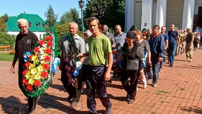 На Чернігівщині попрощалися із трьома бійцями На Чернігівщині попрощалися із трьома бійцями