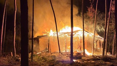 Приватний будинок горить у Мартовому після атаки російських військ