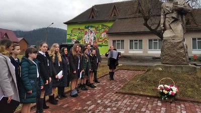 Зранку поставили, увечері вкрали - історія одного букета