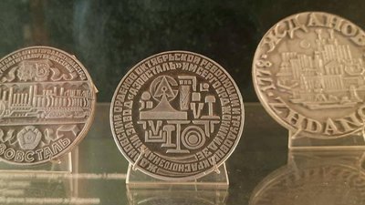 Окупанти викрали в Маріуполі колекцію українського медальєра Юхима Харабета