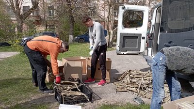 Тернопільські волонтери отримали допомогу від української діаспори Тернопільські волонтери отримали допомогу від української діаспори