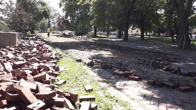 4,5 мільйони гривень: сквер на Петефі в Ужгороді відремонтують до 1 вересня 4,5 мільйони гривень: сквер на Петефі в Ужгороді відремонтують до 1 вересня