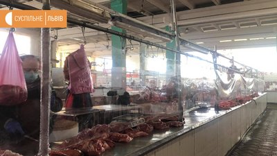 Черги на вході: у Львові запрацювали ринки Черги на вході: у Львові запрацювали ринки