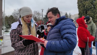 Тернополяни долучилися до всеукраїнської акції проти підвищення тарифів на комунальні послуги Тернополяни долучилися до всеукраїнської акції проти підвищення тарифів на комунальні послуги
