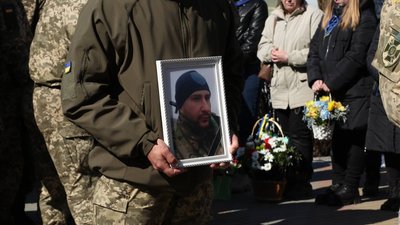 У Калуші на Франківщині попрощалися із двома героями, полеглими у російсько-українській війні