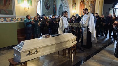 У Броварах поховали 13-річного хлопчика, якого розстріляли росіяни У Броварах поховали 13-річного хлопчика, якого розстріляли росіяни