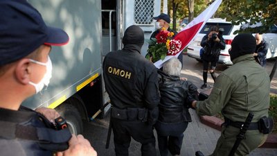 Білоруські силовики розігнали жіночий марш, є затримані Білоруські силовики розігнали жіночий марш, є затримані