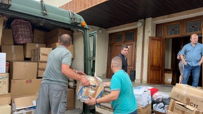 В Тернополі переселенці з Херсона майструють буржуйки для військовослужбовців В Тернополі переселенці з Херсона майструють буржуйки для військовослужбовців