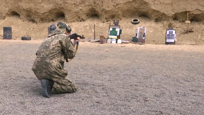 У Вінниці на полігоні випробували сталеві пластини для бронежилетів