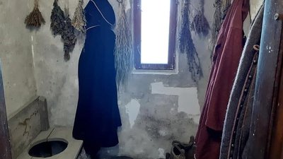 Гардероб — середньовічна вбиральня. У Хотинській фортеці відкрили нову інсталяцію Гардероб — середньовічна вбиральня. У Хотинській фортеці відкрили нову інсталяцію