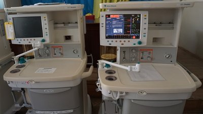 Благодійники з Бельгії передали 9 наркозно-дихальних апаратів медичним закладам Тернопільщини