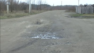 Швидка застряє в багнюці: село на Волині майже 40 років без дороги Швидка застряє в багнюці: село на Волині майже 40 років без дороги