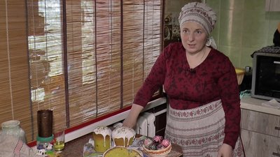 «Цей процес досить тривалий». Полтавка Світлана Прохорчук випікає паски за рецептом, якому 10 років