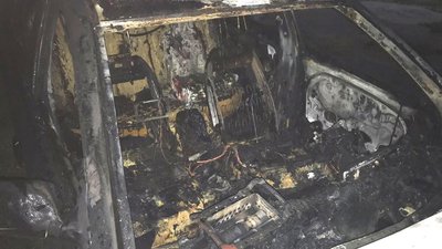 На Рівненщині поліція розслідує підпал авто На Рівненщині поліція розслідує підпал авто
