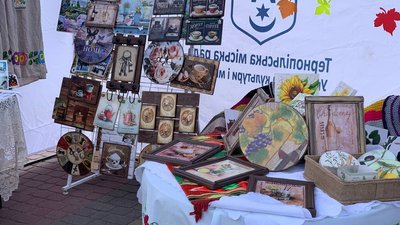 Майстеркласи та зустрічі з письменниками: у Тернополі розпочали "Бібліофест" Майстеркласи та зустрічі з письменниками: у Тернополі розпочали "Бібліофест"