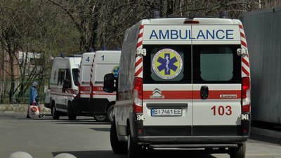У Полтаві до кінця травня мають завершити будівництво підземного паркінгу для «швидких» У Полтаві до кінця травня мають завершити будівництво підземного паркінгу для «швидких»